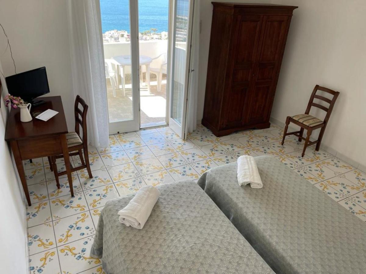 Hotel Residence - Parco Mare Monte Casamicciola Terme Habitación foto